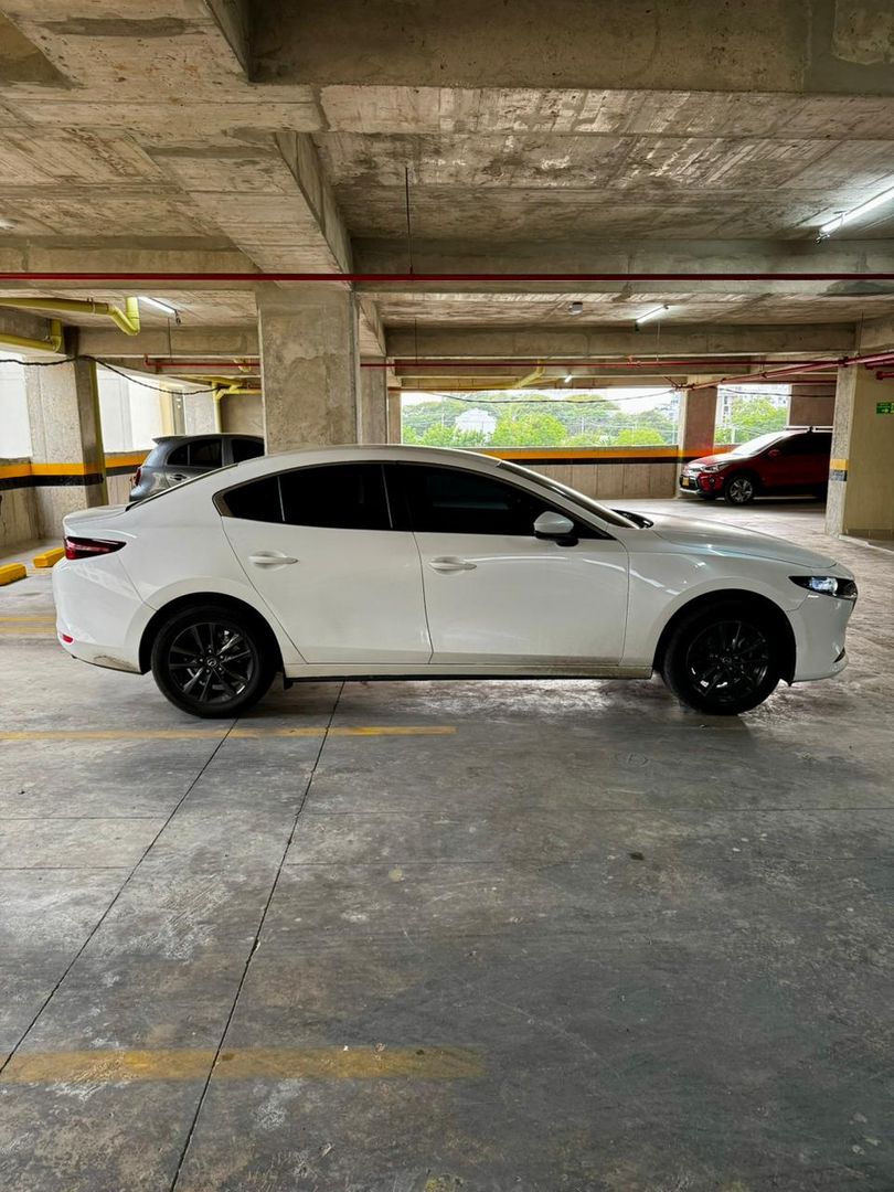 MAZDA 3 AUT 2.0L TOURING 2022