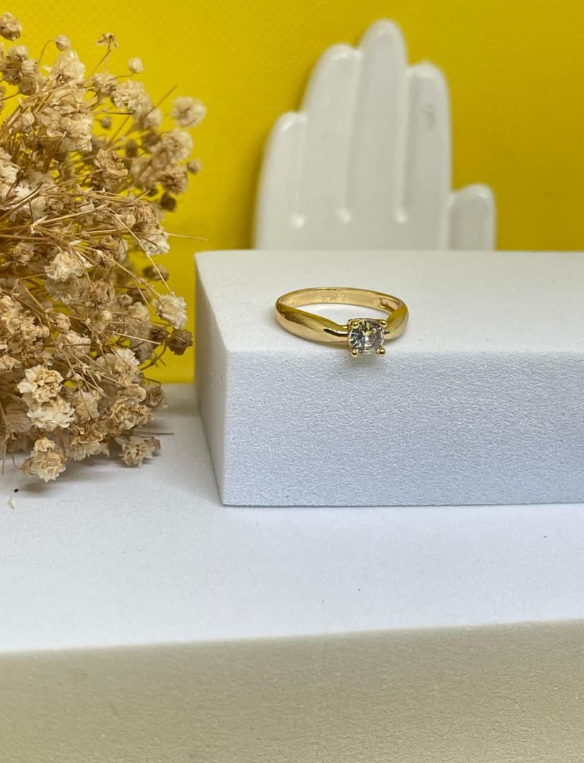 Anillo solitario semigrueso liso cristal 5mm