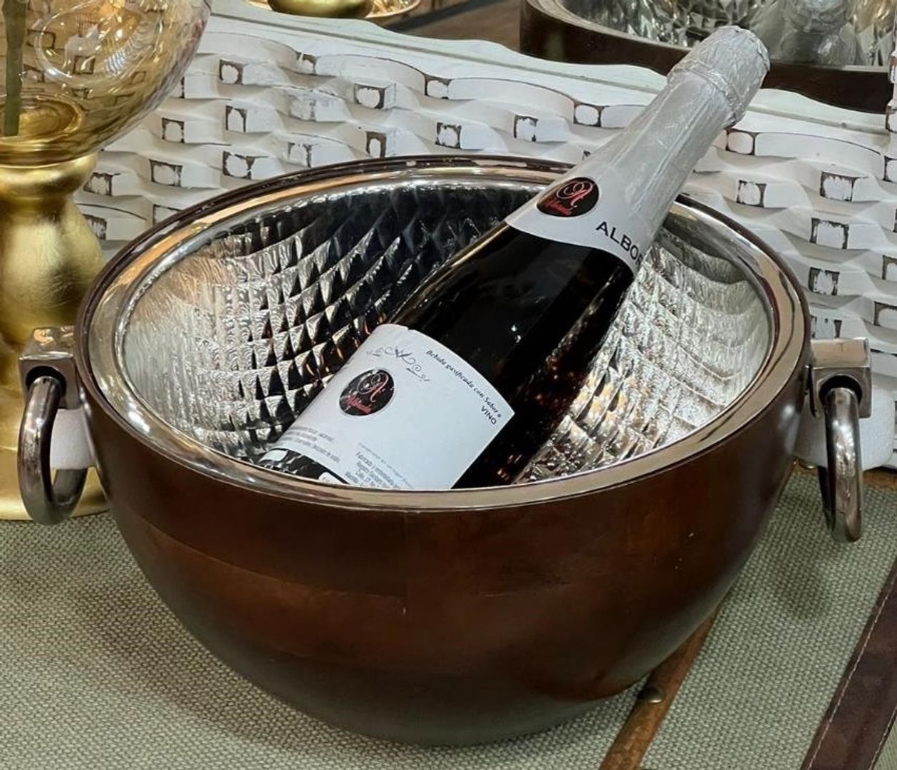 Cubiteras de hielos, asa en madera e interior en aluminio martillado