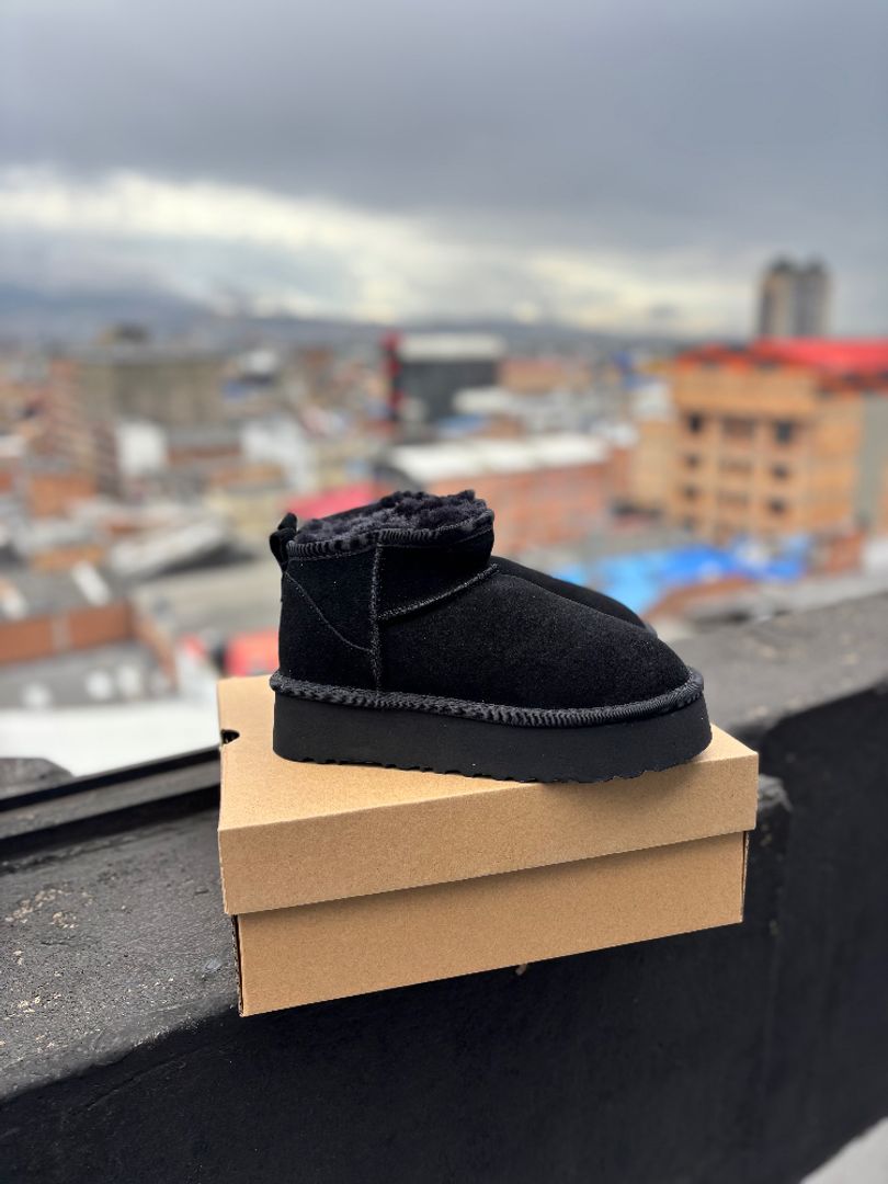 BOTA RÍO UGG