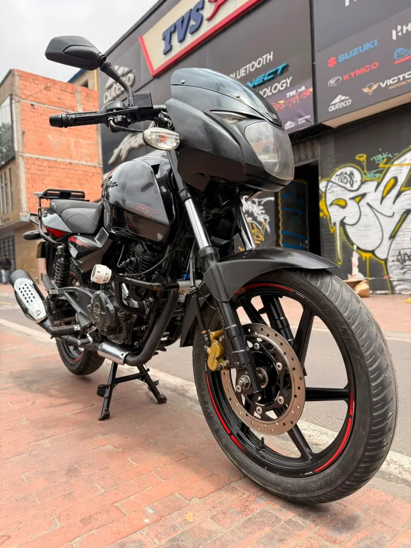 BAJAJ PULSAR 180 FI 