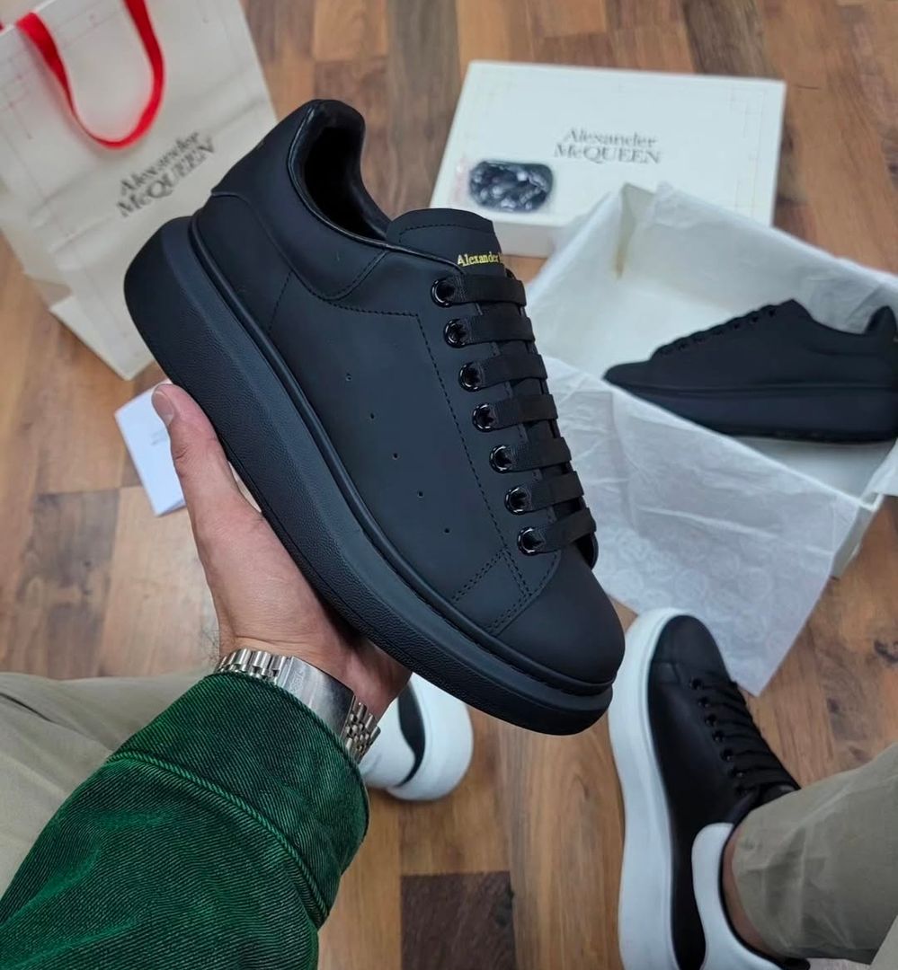 Alexander Mcqueen Negro Total 