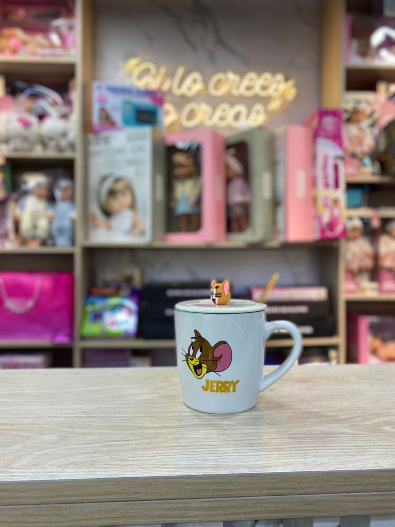 TAZA TOM Y JERRY CON TAPA FIGURA 