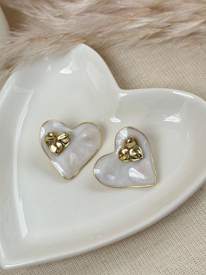 Arete corazón blanco 