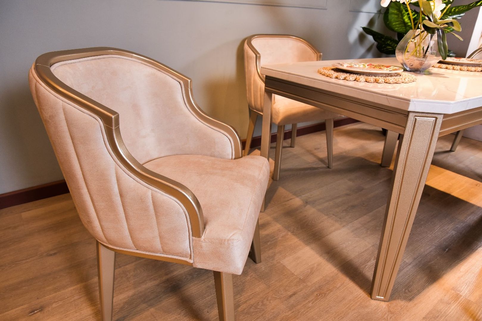 CDOR CHARLESTON CHAMPAÑA X4 PM MARMOLIZADA TAPIZ  MARFIL