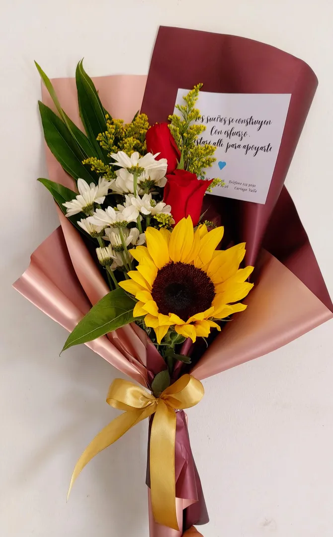  Ramillete o engalanado de girasol y rosas pequeño