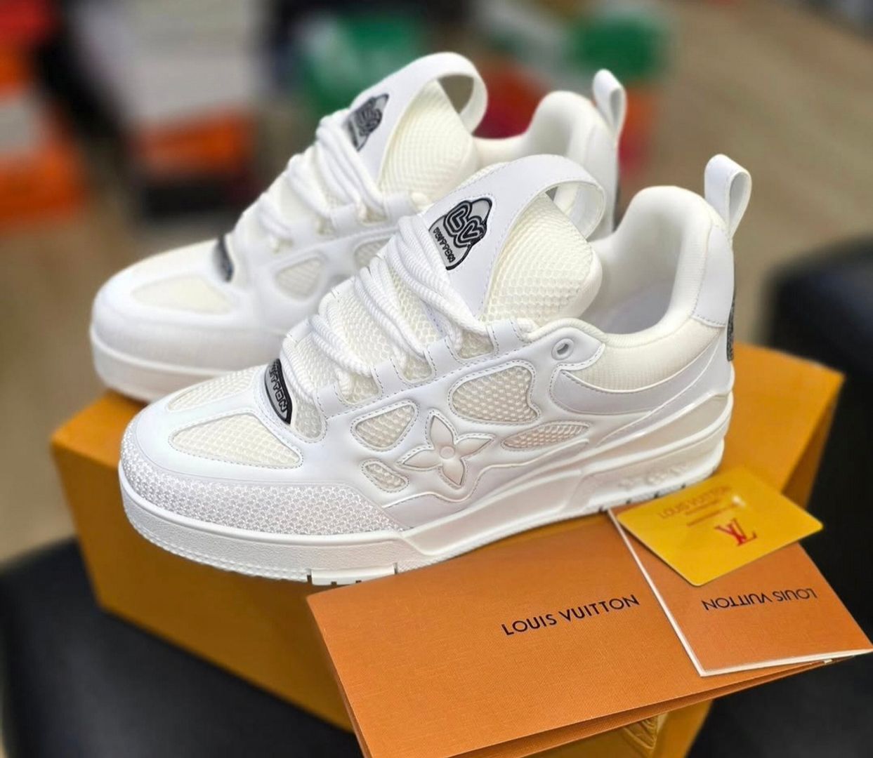 Lv skate triple white