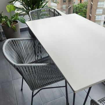 Mesa de comedor en concreto - imagen 2
