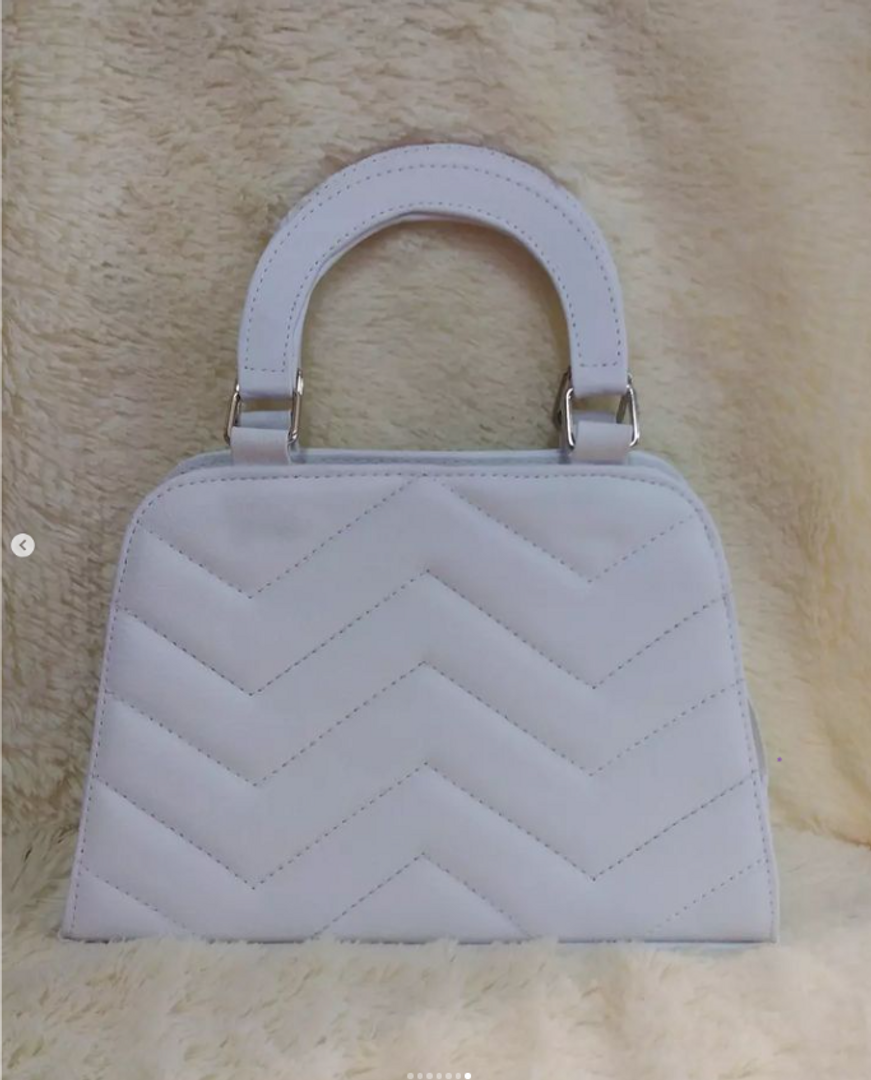 BOLSO DE MANO