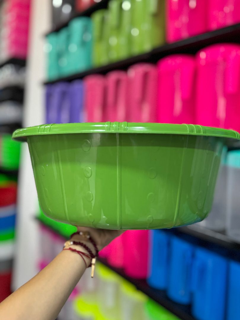 Ponchera con diseño 