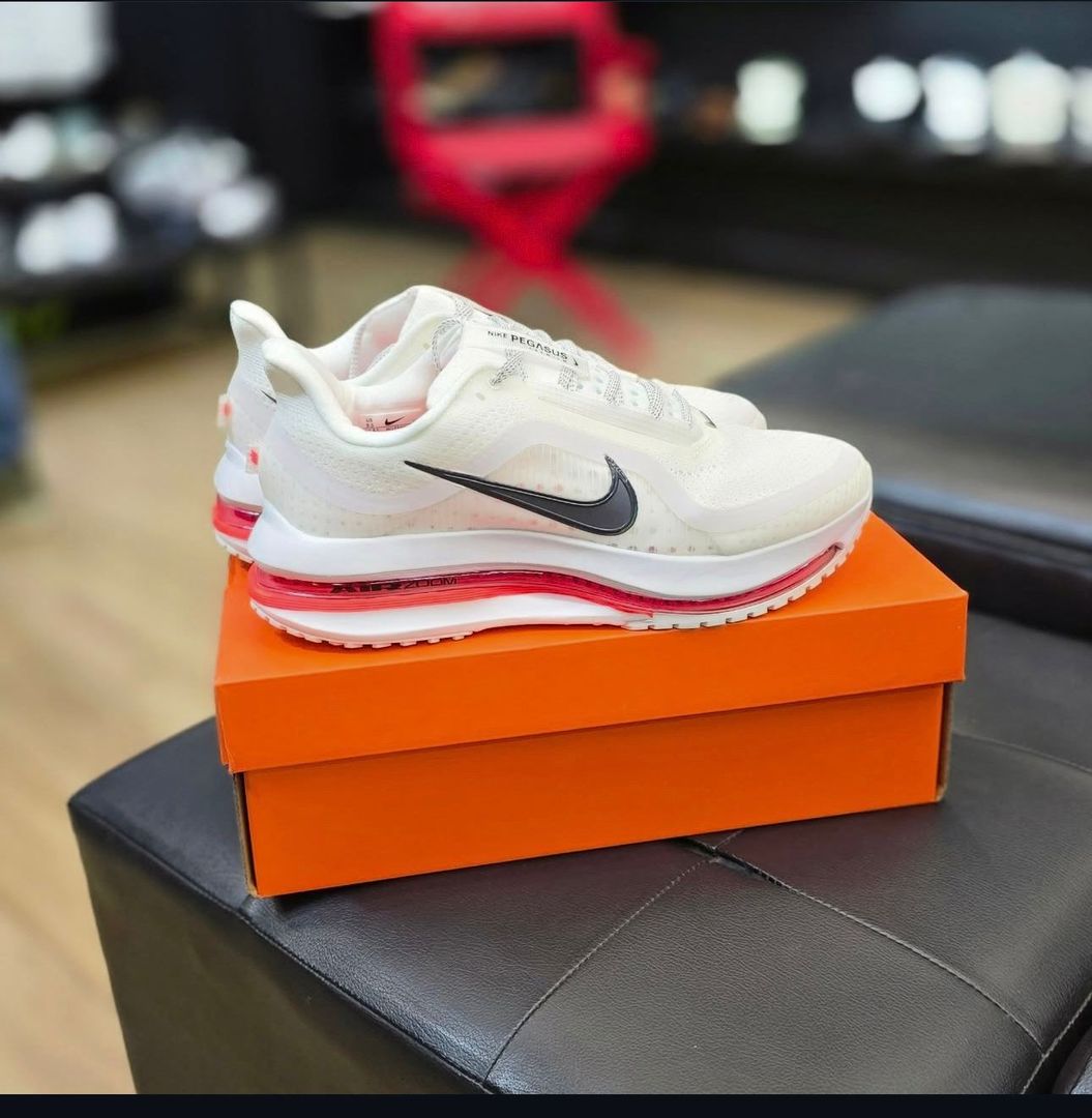 Nike Pegasu Premium white