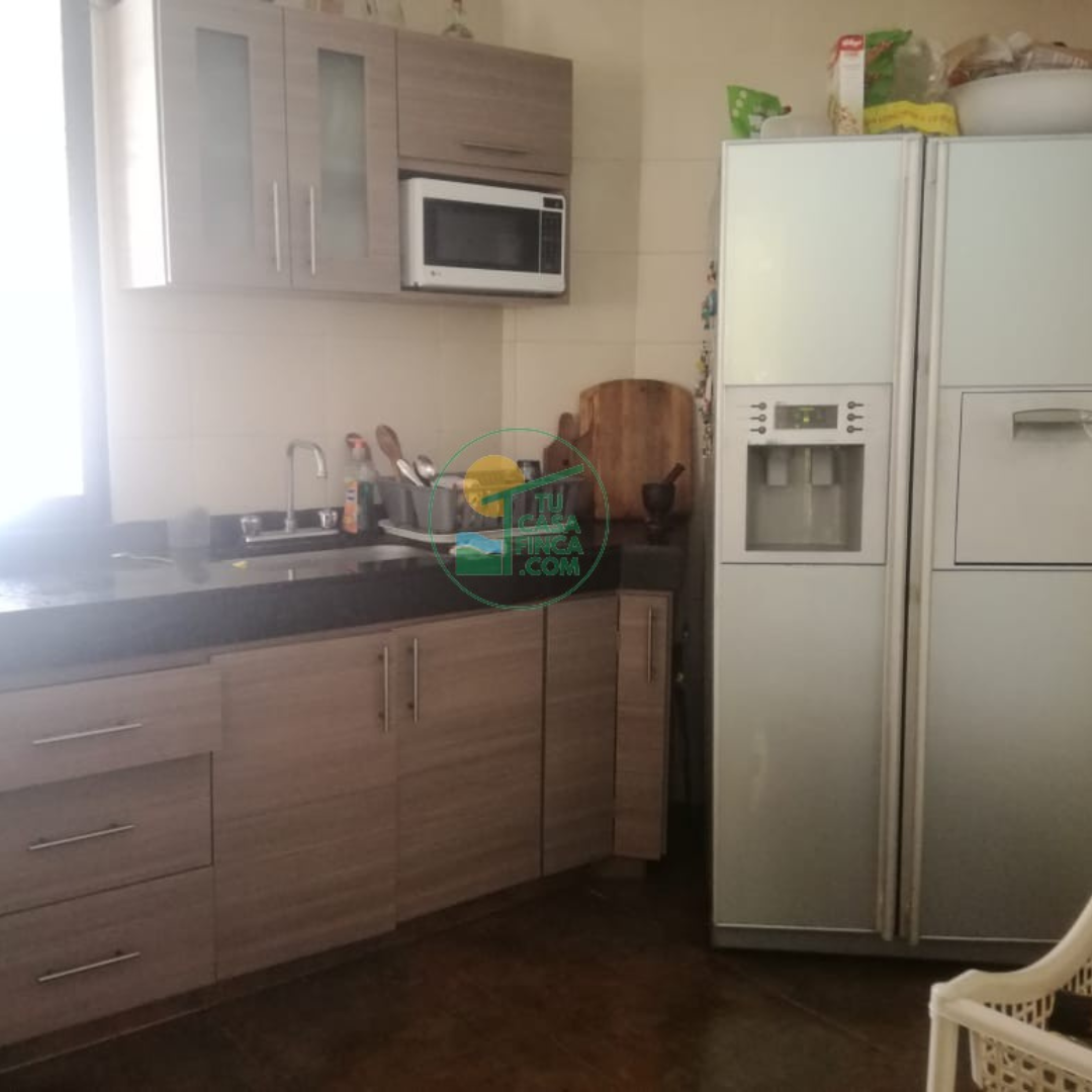 MELGAR | 10| 12 PERSONAS