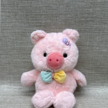 Imagen del producto CERDITO LÍNEA FINA CON MOÑITO 25 CM