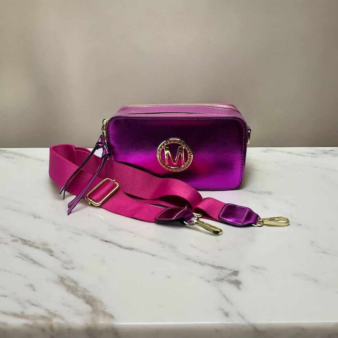 Bolso, fucsi metálico, azul metálico, negro metálico , rosado metálico y gris metálico 
