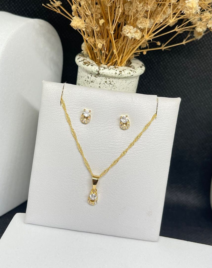 Set conjunto circon ovalo + cadena singapur 45cm