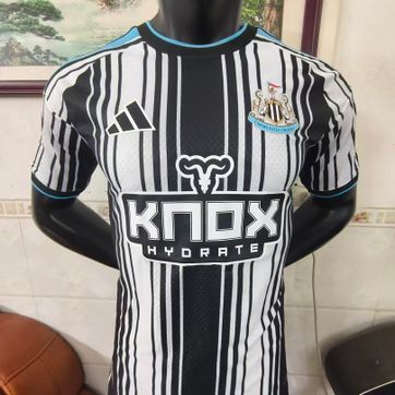 Newcastle United 2026-27 Manga Corta Player - imagen 1