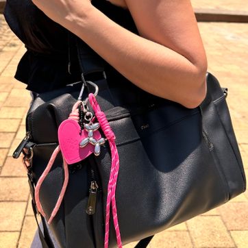 Imagen del producto Llavero charms corazón fucsia 