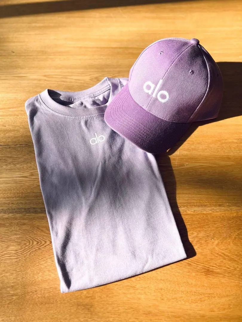 DUO DE CAMISETA + GORRA BORDADA