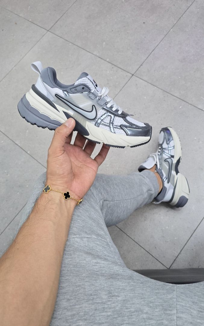 Nike V2K RUN