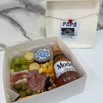 Imagen del producto Cajita con picaditas 