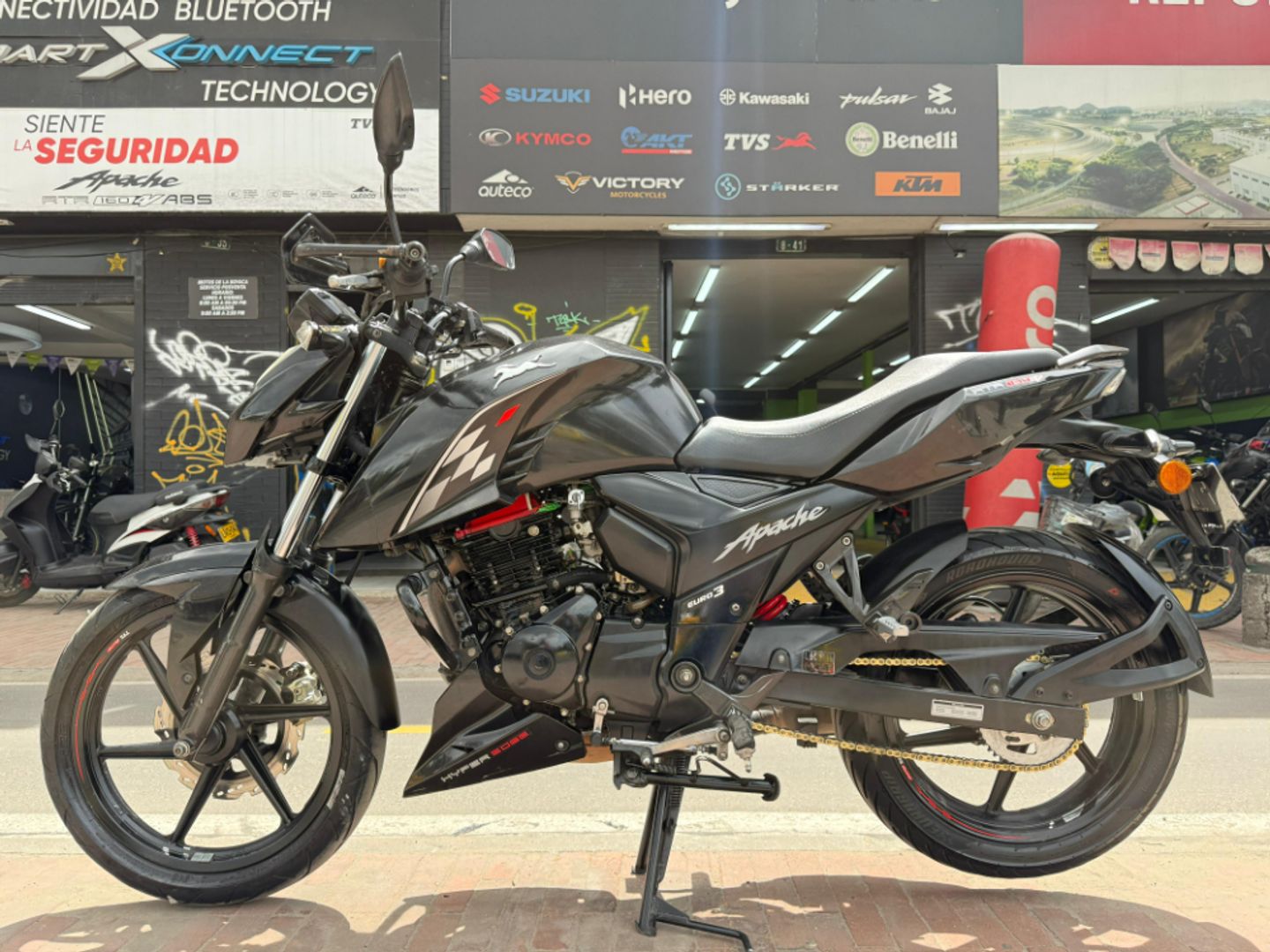 TVS APACHE RTR  160 4V 