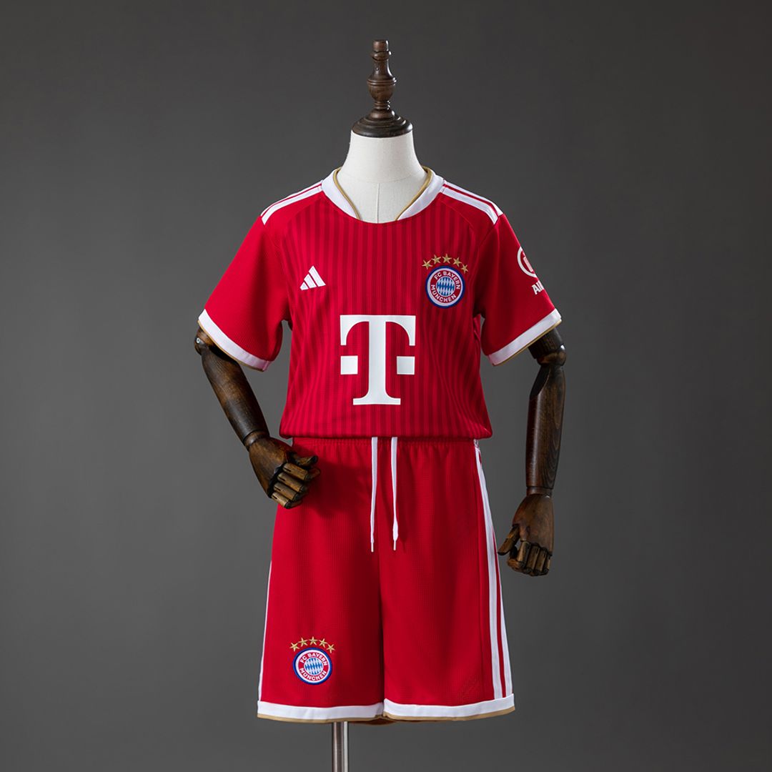 Bayern Munich 2026-27 Niño Fan