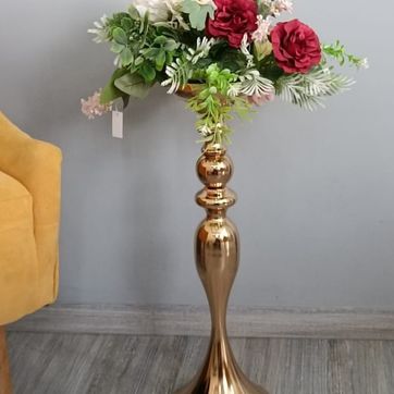 Base para flores dorada en metal. - imagen 1