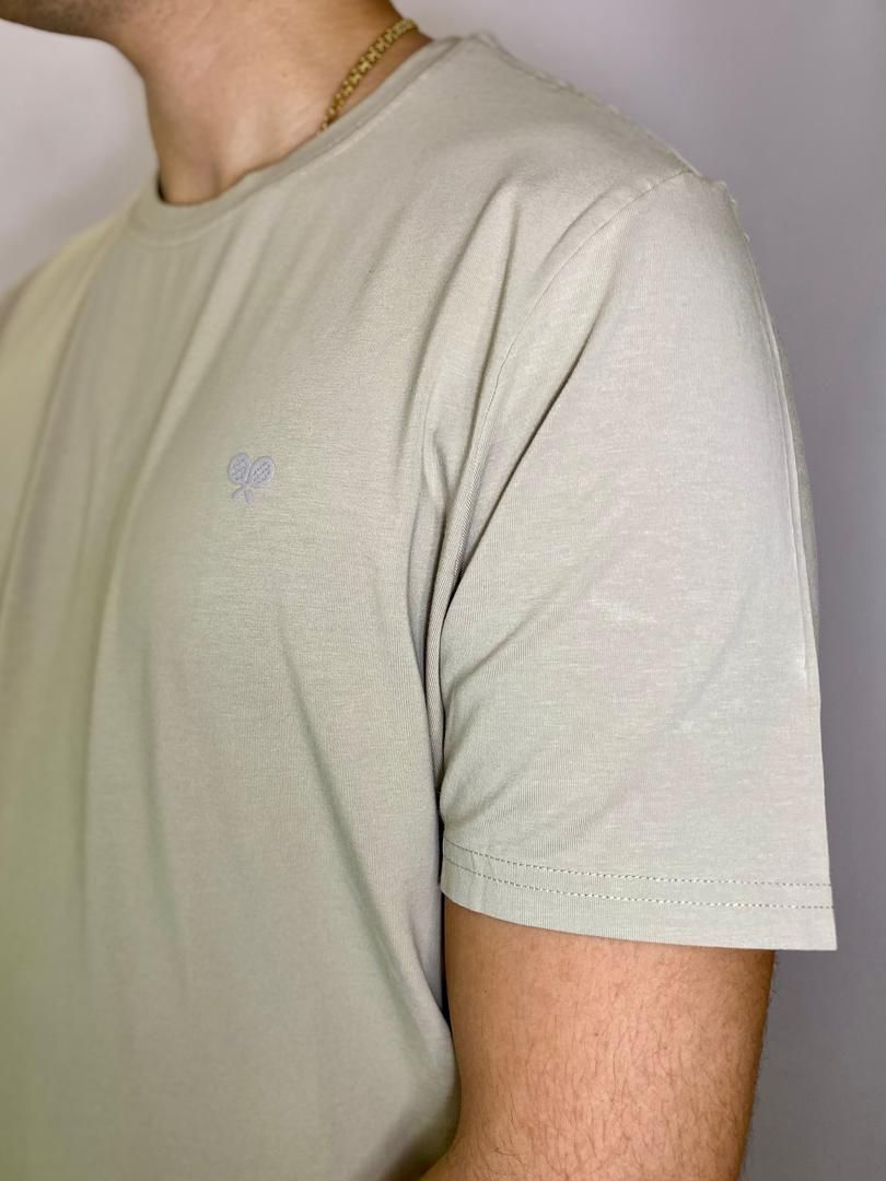 CAMISETA TENNIS ESSENCIALS - BEIGE