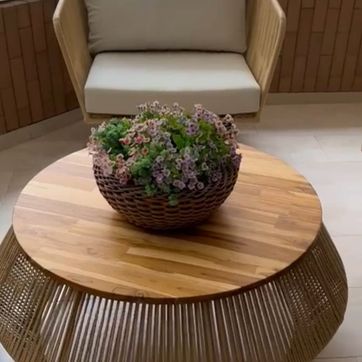 Imagen del producto Mesa con teca y tejido a mano