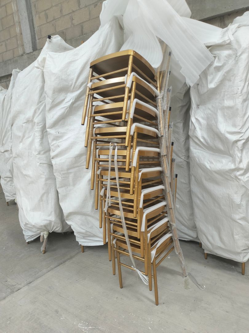 SILLAS CHIVARY DORADA 