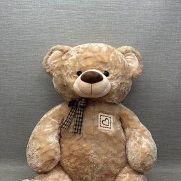 Imagen del producto OSO BEIGE CON DETALLES DE CORAZONES 80 CM