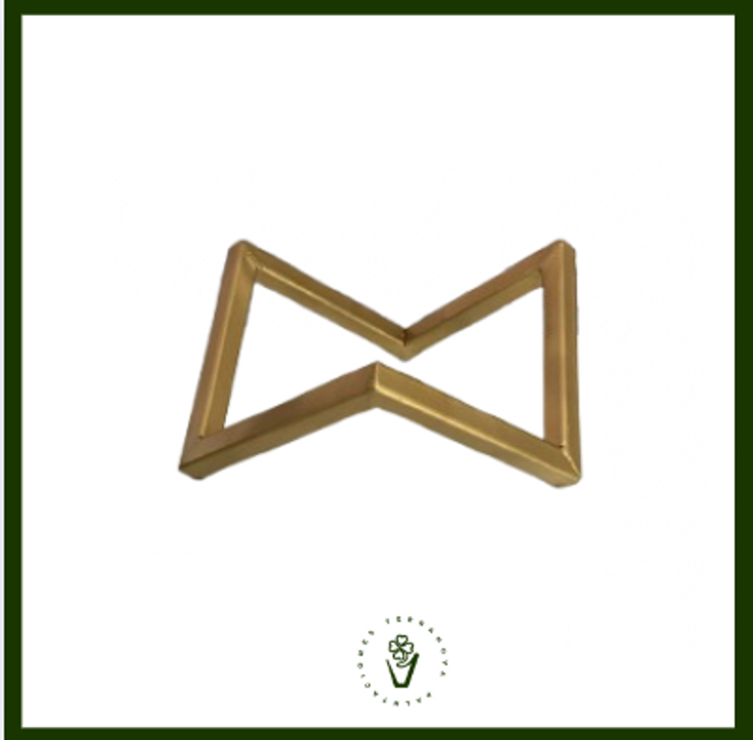 SOPORTE METALICO TRIANGULAR (Dorado)