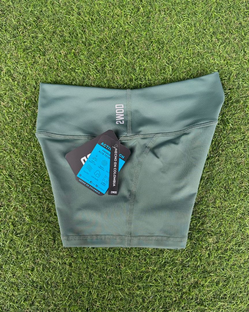 NUEVO BOOTY SHORT SKY VERDE HADE