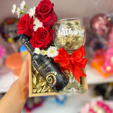 Imagen del producto mini detalle con Vino, copa y rositas 
