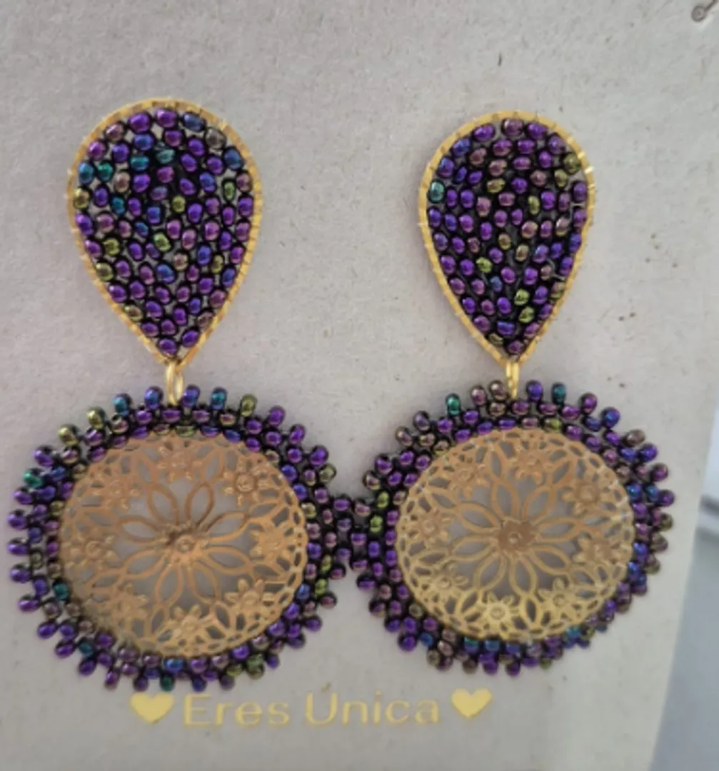 Arete Lagrima con Circulo Tejido Mostacilla