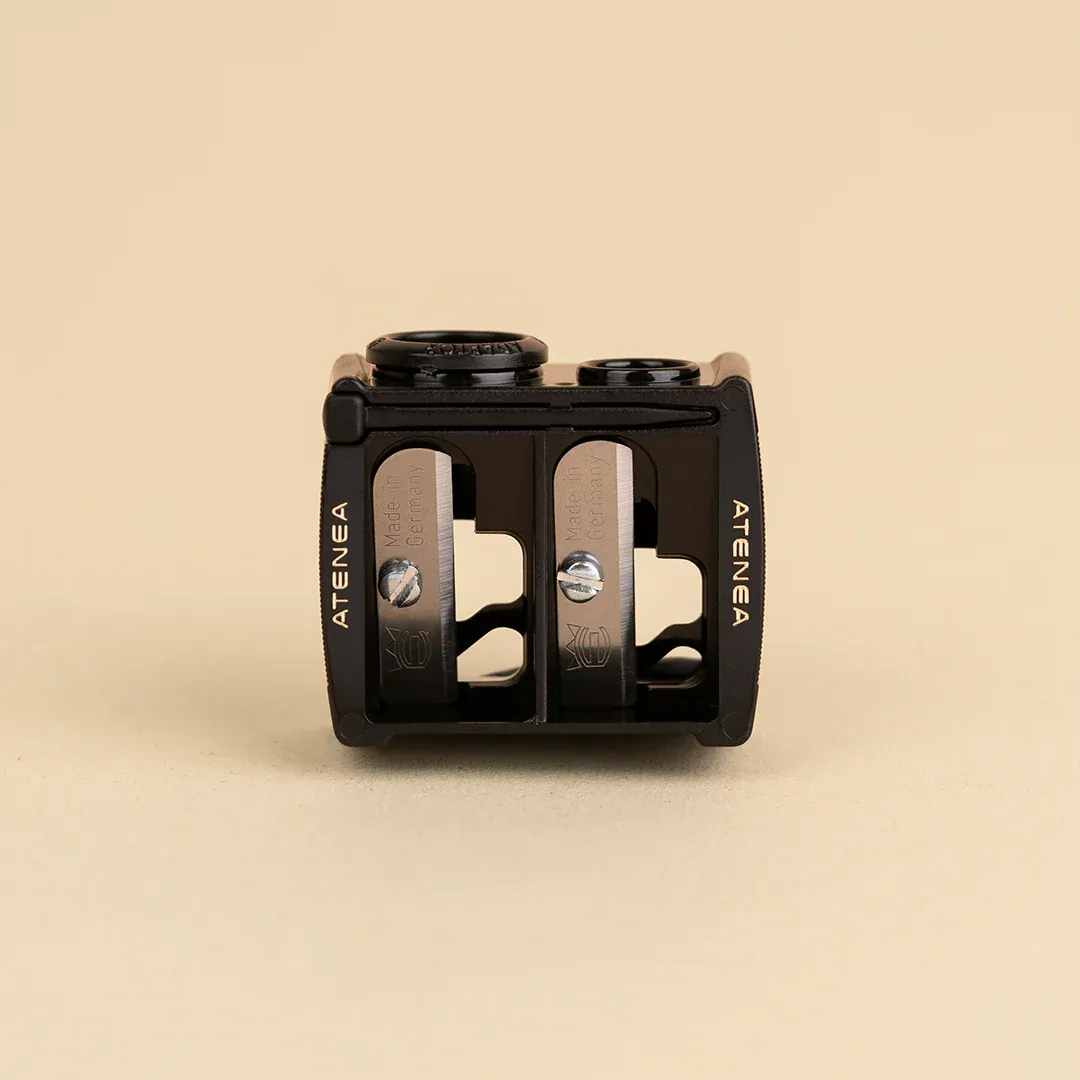 SACAPUNTAS DUAL LAPICES DE MADERA Y PLASTICO ATENEA