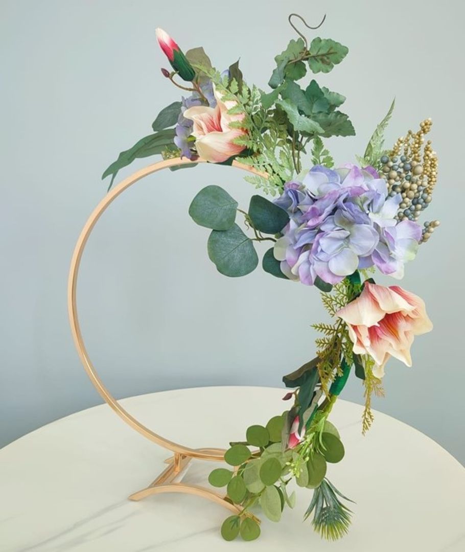 Aro base para flores en metal dorado