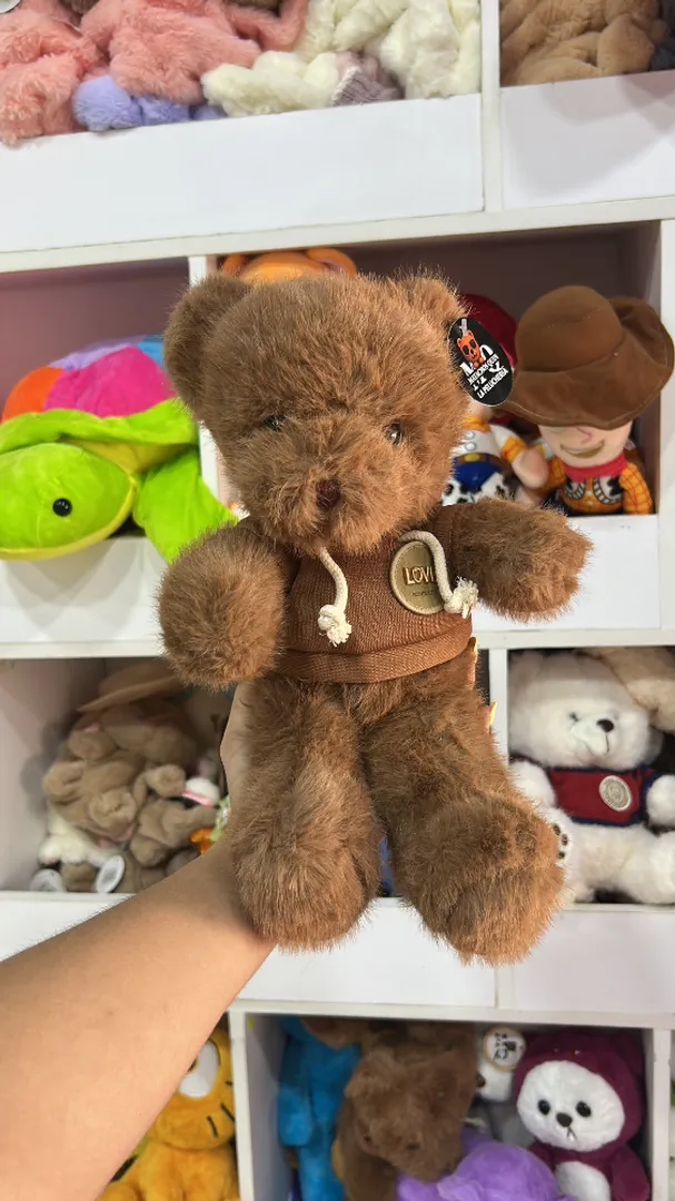 Oso con suéter 33cm 