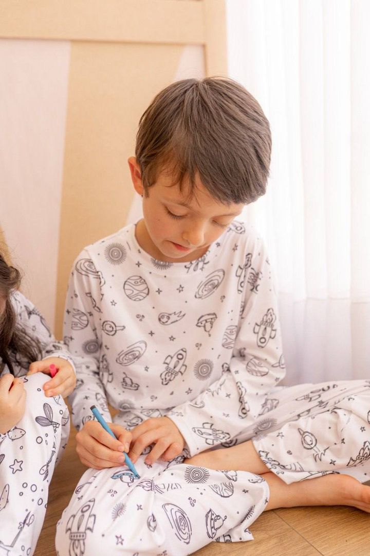 PIJAMA PINTABLE ESPACIAL
