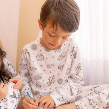 PIJAMA PINTABLE ESPACIAL - imagen 1