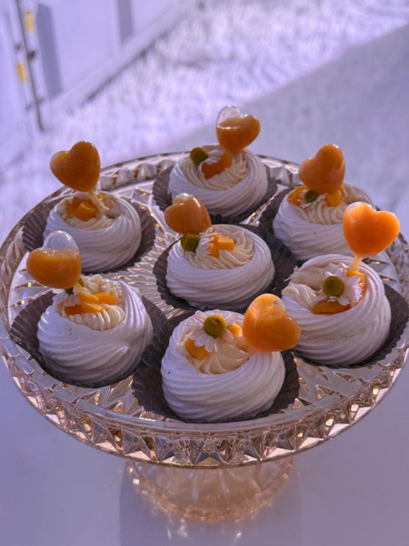 PAVLOVA DE FRUTOS AMARILLOS