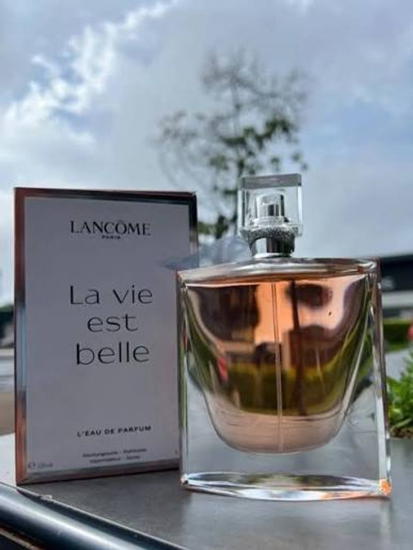 LA VIE EST BELLE