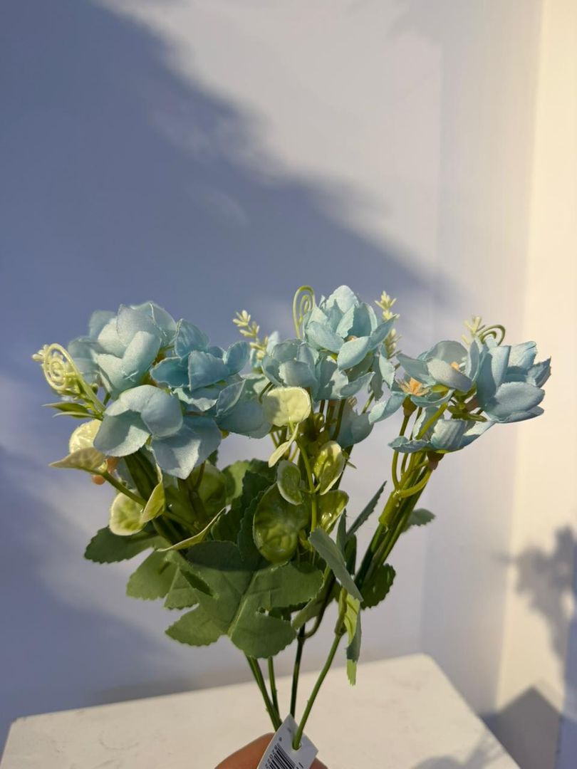 FOLLAJE CON FLOR X 5 AZUL