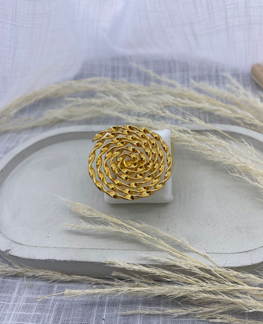 Anillo, bronce con baño de oro 