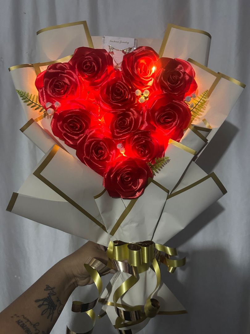 Ramo de corazones con luz led