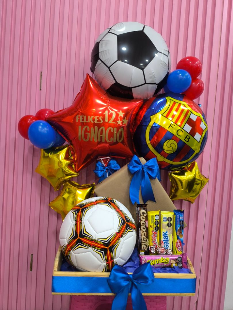 ARREGLO CON GLOBOS DE FUTBOL