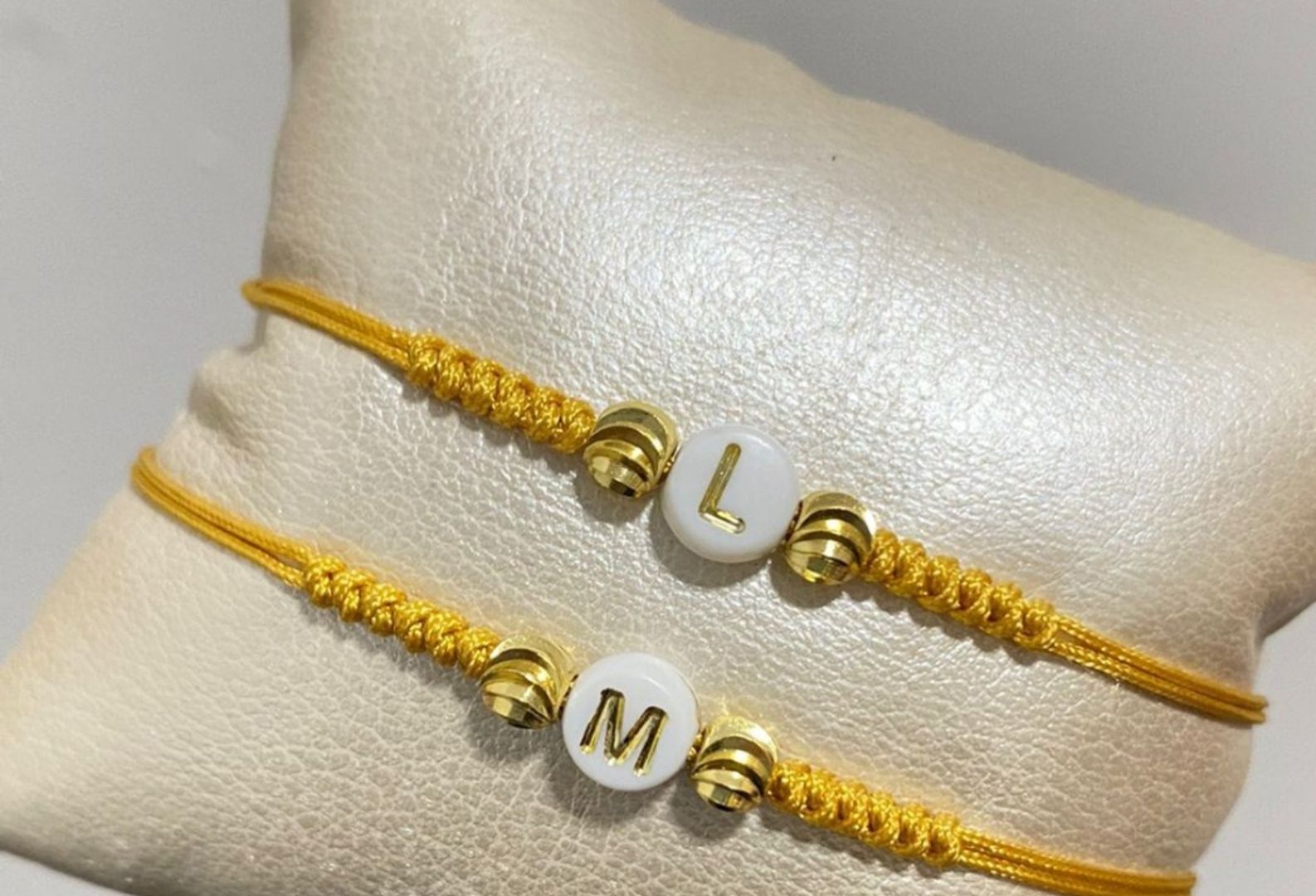 Par pulseras letra inicial balin italiano 4mm