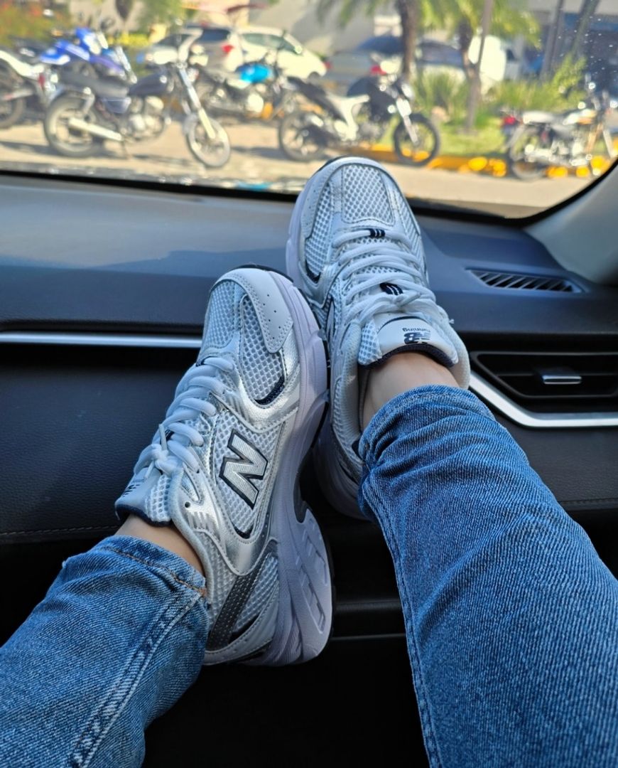 New Balance 530 