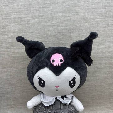 Imagen del producto KUROMI CON VESTIDO 60 CM