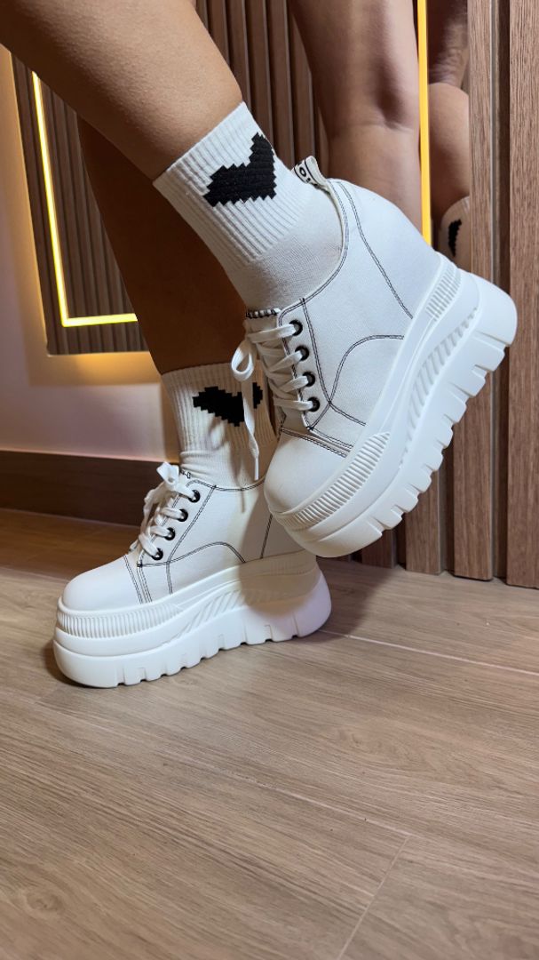 TENIS 3ALTOS TIPO CON